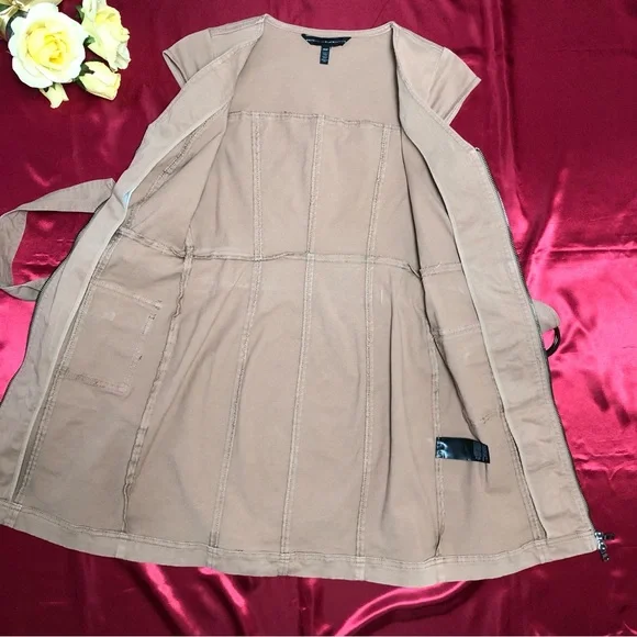 White House Black Market (WHBM) V-Neck Front Zip Cap Sleeve Casual Dress - Picture 5 of 7